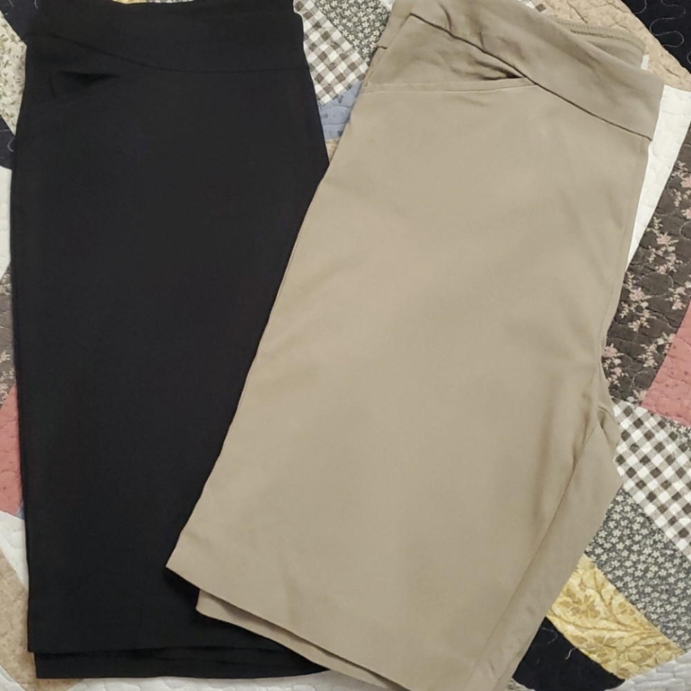 Time & Tru bermuda shorts